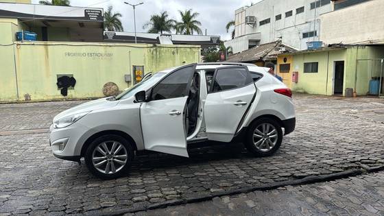 HYUNDAI IX35 2.0 MPFI GLS 16V FLEX 4P AUTOMÁTICO HYUNDAI IX35 2.0 MPFI GLS 16V FLEX 4P AUTOMÁTICO